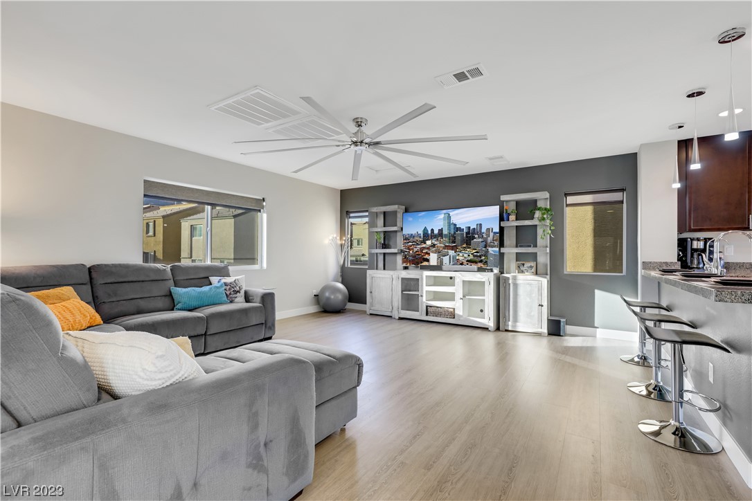 3928 Total Eclipse Street Las Vegas, NV 89129 - Photo 7 of 38