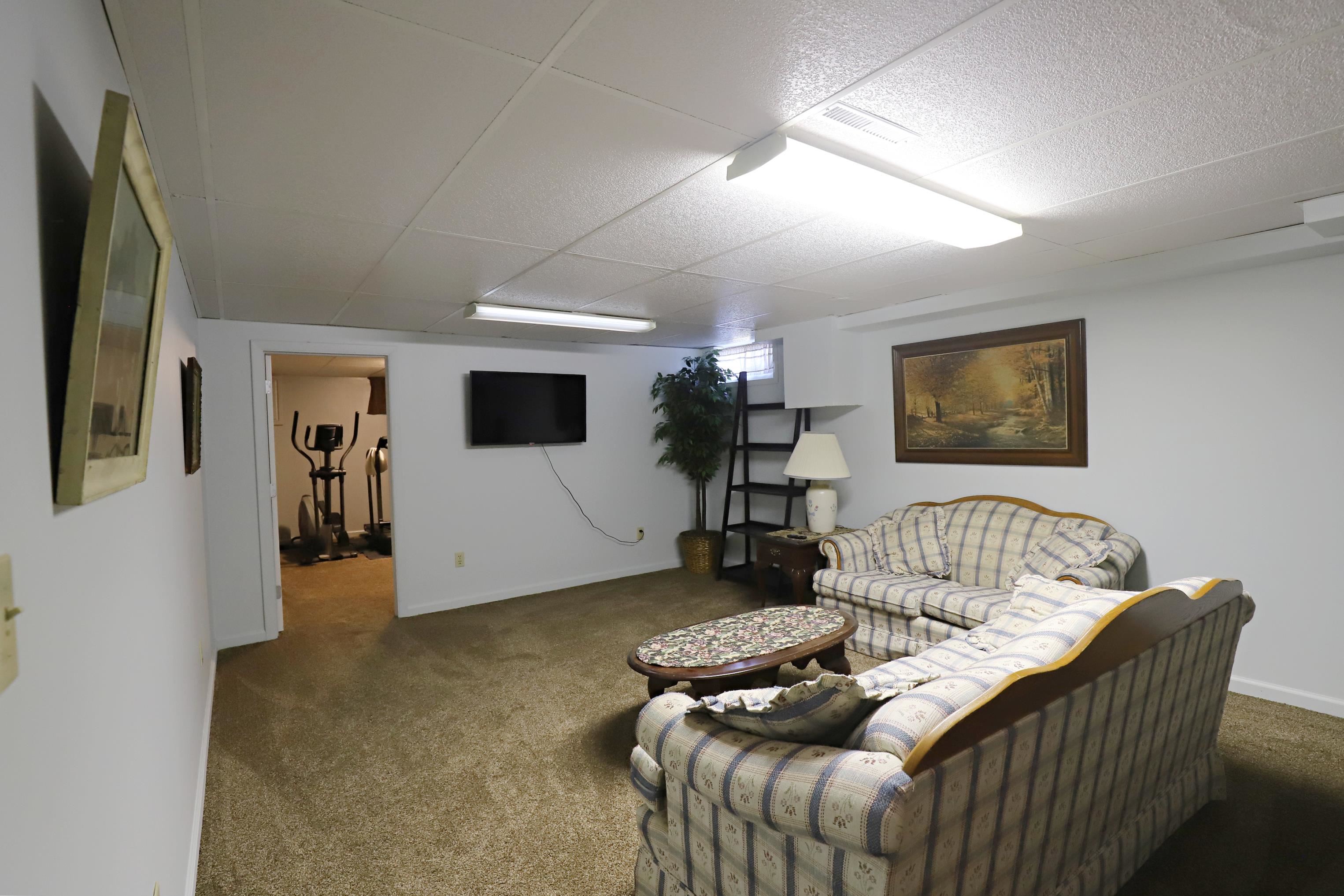 6280 East River Road Flushing, MI 48433 - Photo 19 of 42 50168497-d7b04de6-939e-4f27-b545-dee4c9cb75ba.JPG