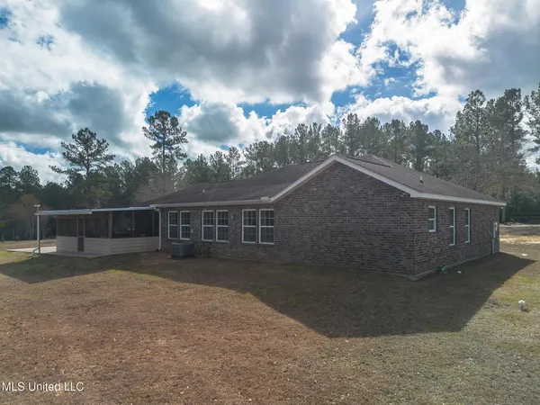 $343,500 | 1061 East McHenry Road, Perkinston, MS 39573