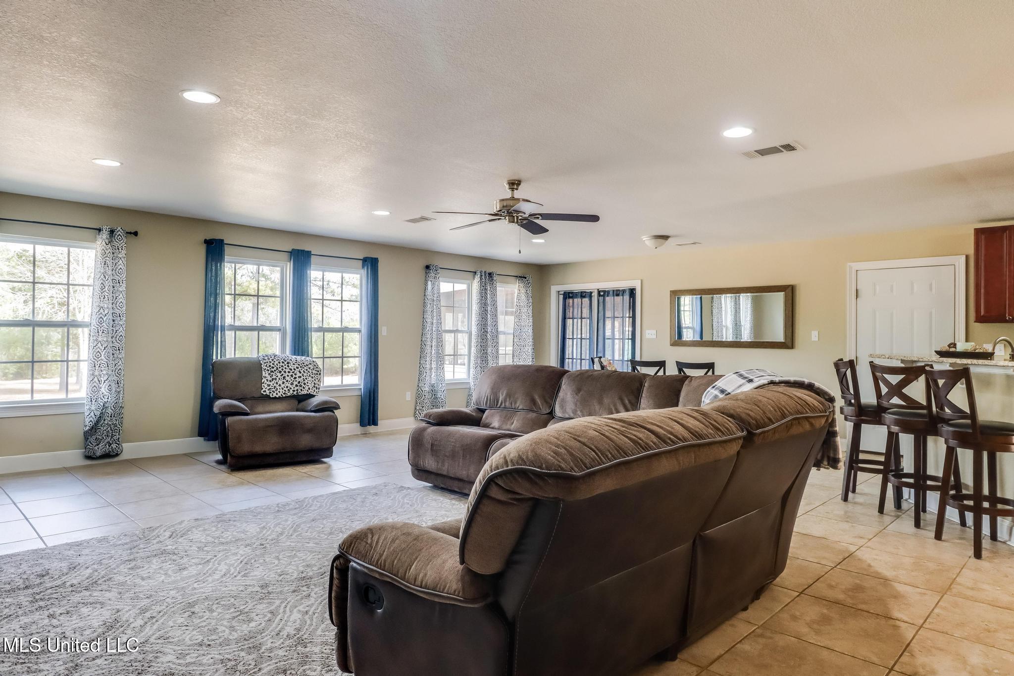 1061 East McHenry Road Perkinston, MS 39573 - Photo 5 of 28 Living Room