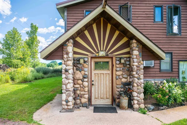 $359,900 | 30085 Kelly Road, Ashland, WI 54806