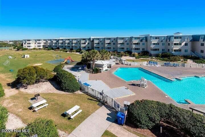 1904 East Fort Macon Road, Unit 252 Atlantic Beach, NC 28512 - Photo 34 of 57 Pool_Courtyard2