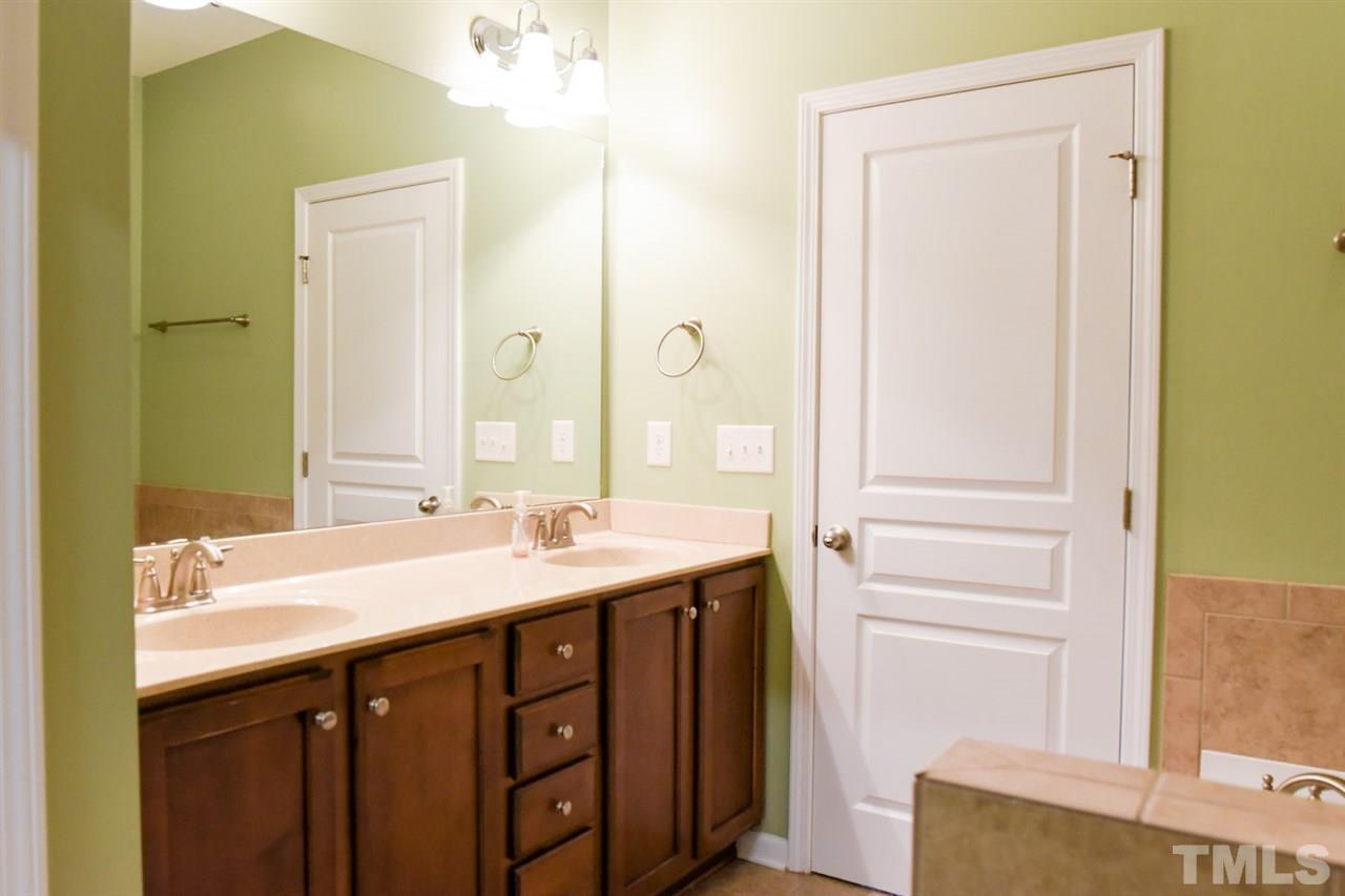 10120 Barnhart Way Raleigh, NC 27617 - Photo 16 of 30 Gallery Image 16