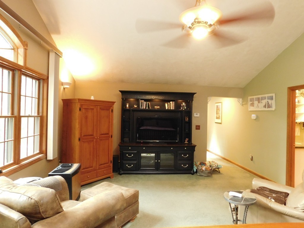 364 Thompson Road Webster, MA 01570 - Photo 14 of 26 Gallery Image 14