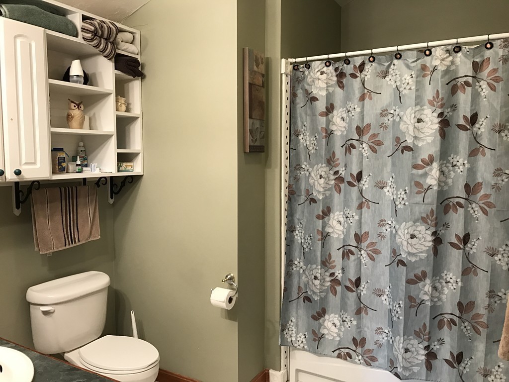 364 Thompson Road Webster, MA 01570 - Photo 15 of 26 Gallery Image 15
