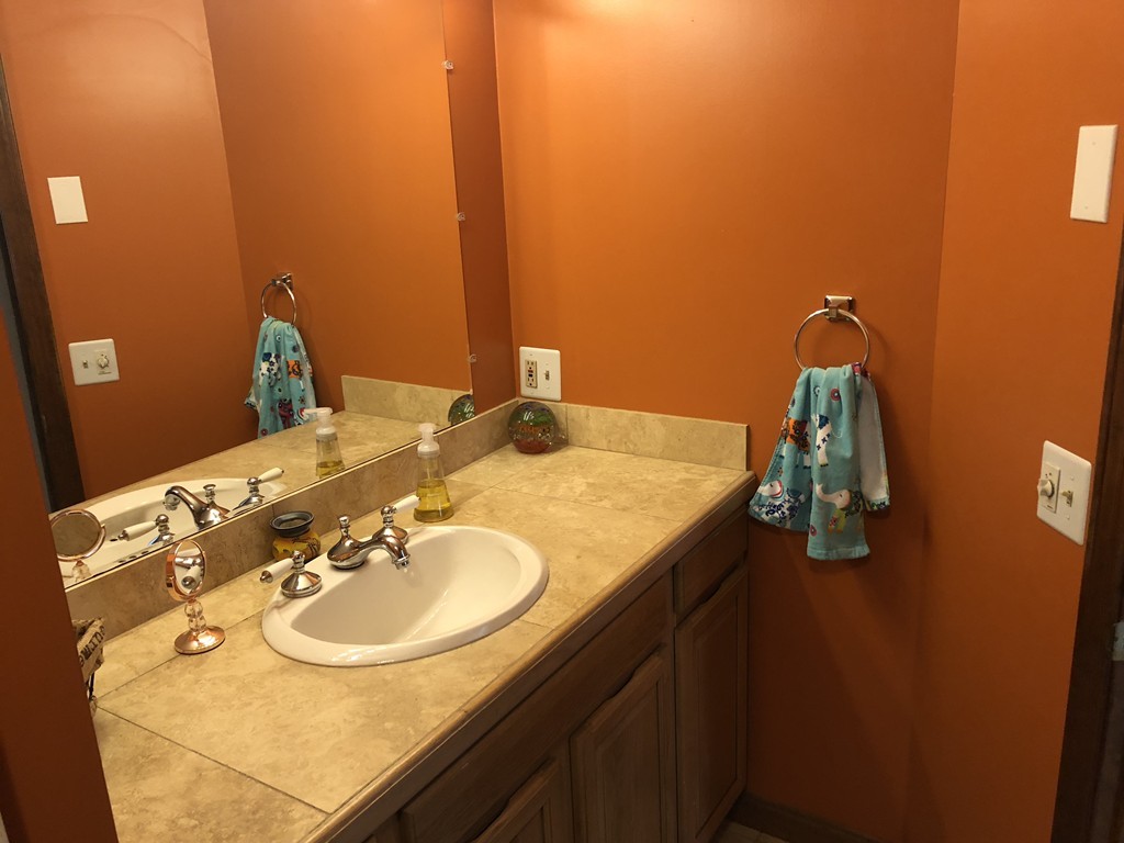 364 Thompson Road Webster, MA 01570 - Photo 21 of 26 Gallery Image 21