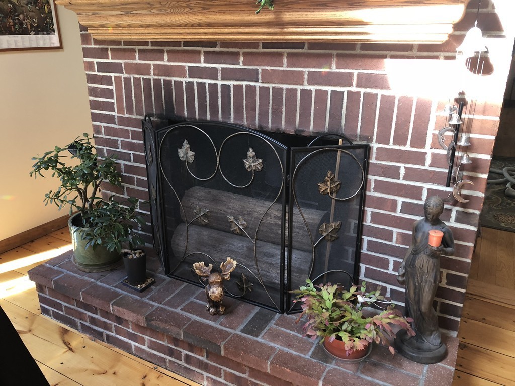 364 Thompson Road Webster, MA 01570 - Photo 8 of 26 Gallery Image 8