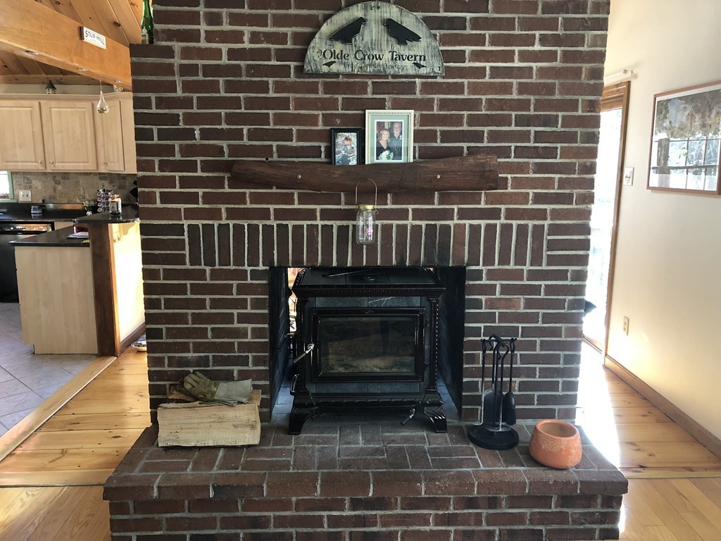 364 Thompson Road Webster, MA 01570 - Photo 9 of 26 Gallery Image 9