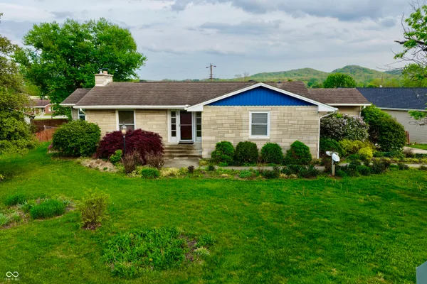 $229,900 | 116 Vallonia Road, Brownstown, IN 47220