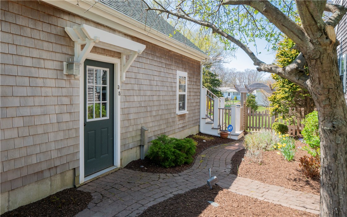 35 Maize Corn Road Portsmouth, RI 02871 - Photo 3 of 48