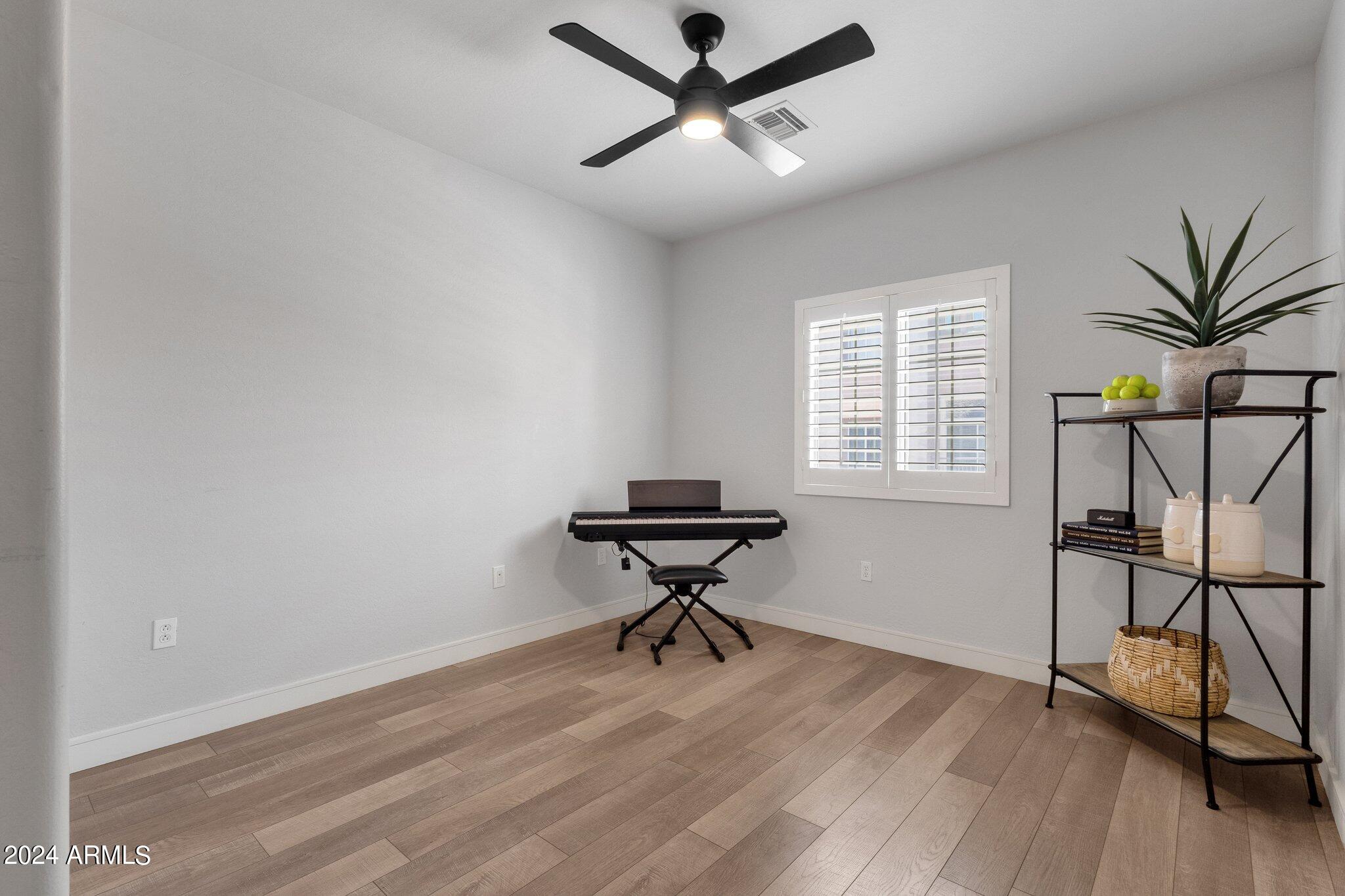 3935 East Rough Rider Road, Unit 1124 Phoenix, AZ 85050 - Photo 15 of 26 27-web-or-mls-3935-e-rough-rider-rd-1124