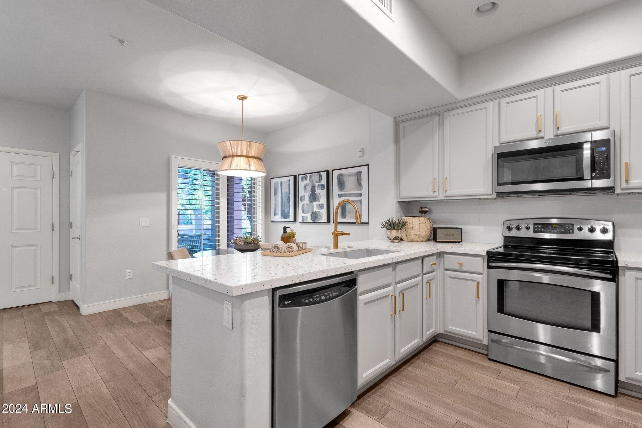 3935 East Rough Rider Road, Unit 1124 Phoenix, AZ 85050 - Photo 7 of 26 16-web-or-mls-3935-e-rough-rider-rd-1124