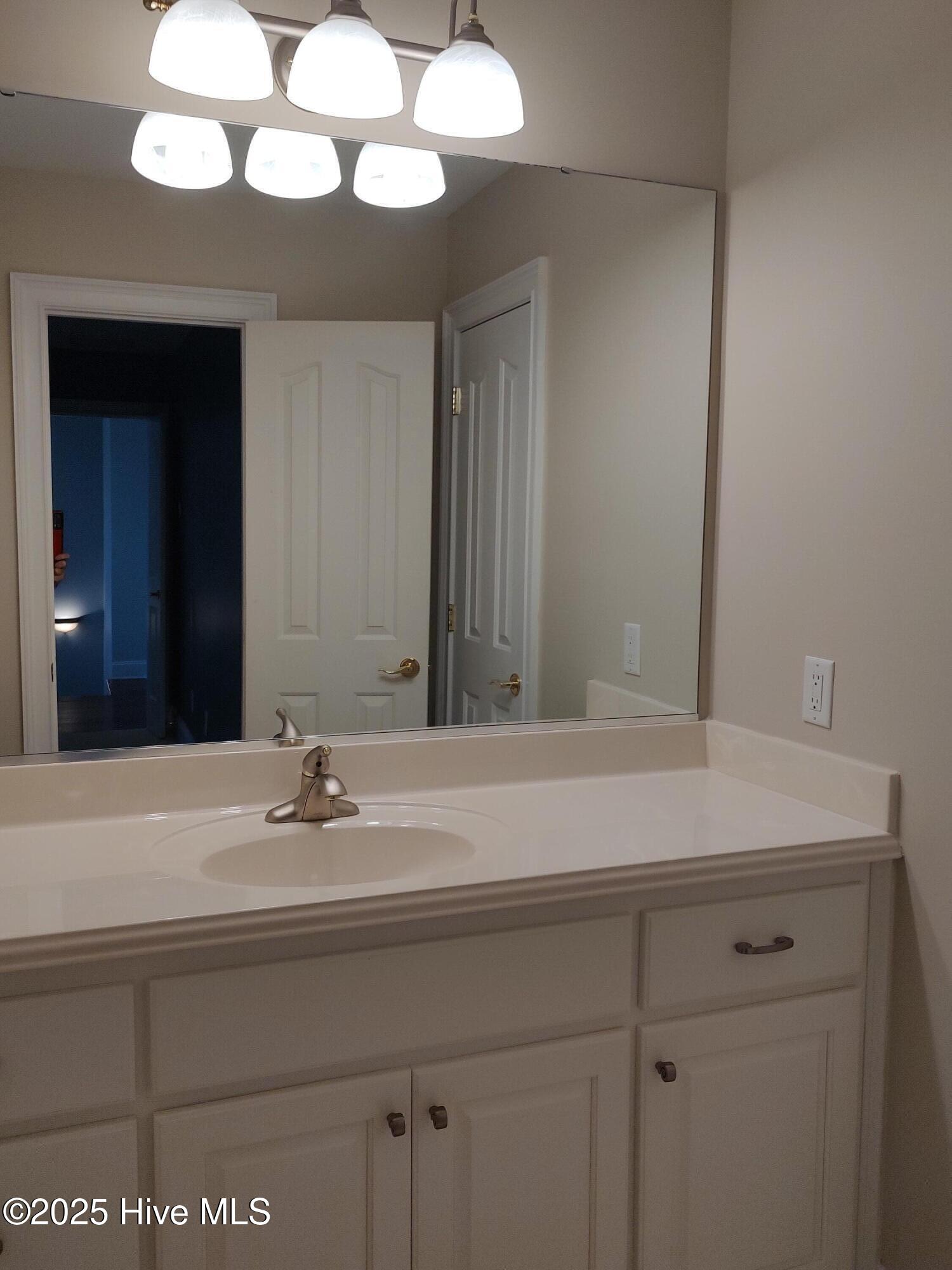 9266 Checkerberry Square Calabash, NC 28467 - Photo 27 of 29 Upstairs Jack n Jill 2nd vanity-Checkerb