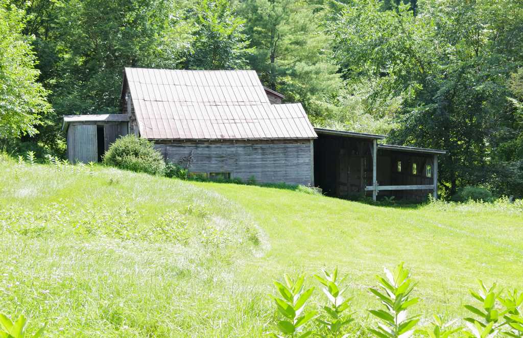 350 Oxbow Road Pittsford, VT 05763 - Photo 5 of 40