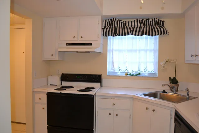 $1,850 | 18081 Southeast Country Club Drive, Unit BLDG 34 335, Jupiter, FL 33469