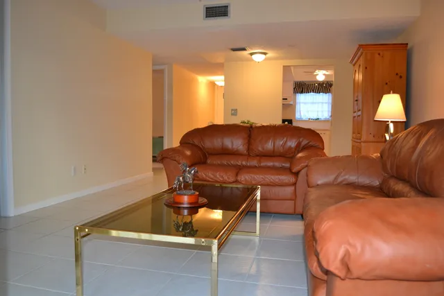 $1,850 | 18081 Southeast Country Club Drive, Unit BLDG 34 335, Jupiter, FL 33469