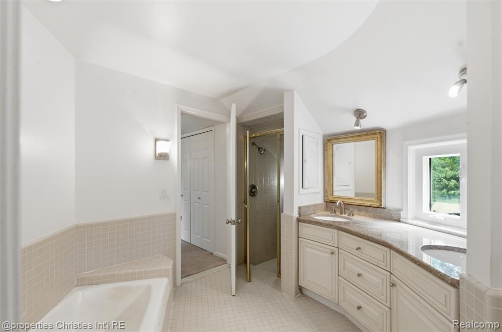25310 Canterbury Road Franklin, MI 48025 - Photo 33 of 55