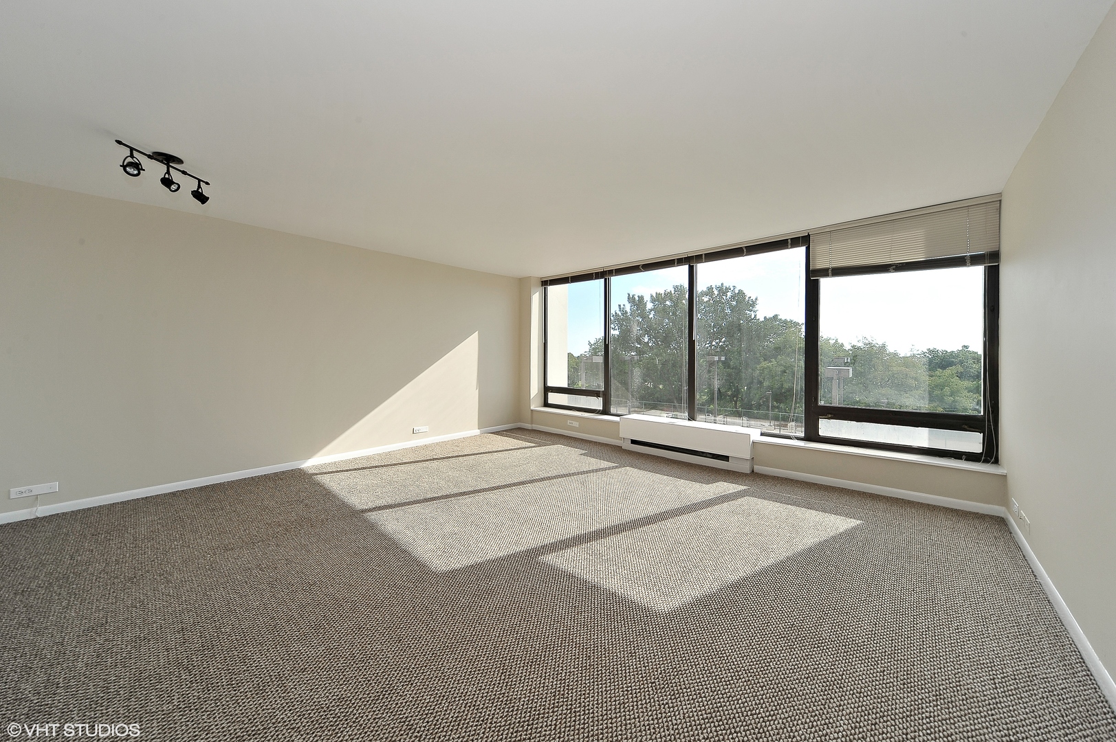 5445 North Sheridan Road, Unit 510 Chicago, IL 60640 - Photo 3 of 14