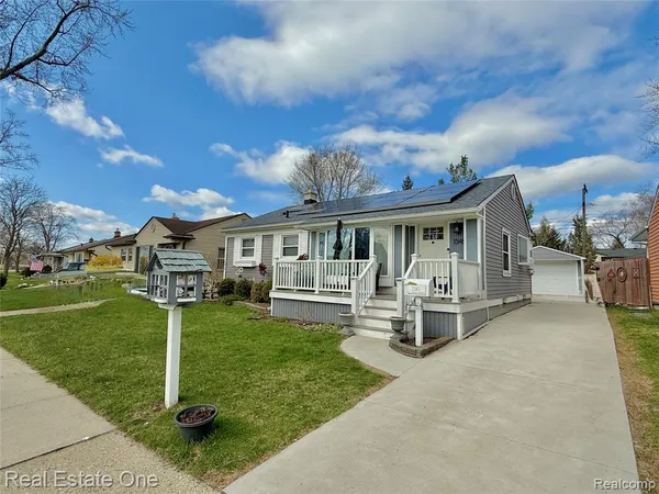 $355,000 | 1345 North Bywood Avenue, Clawson, MI 48017