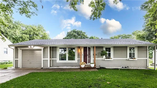 $269,900 | 608 Northwest O'Brien Road, Lee's Summit, MO 64063