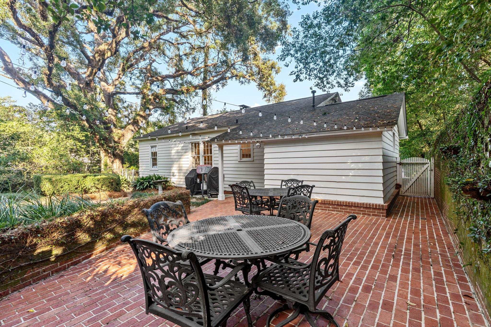 2056 Laurel Street Tallahassee, FL 32303 - Photo 3 of 54