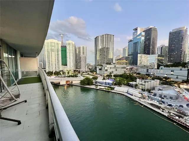 $4,450 | 92 Southwest 3rd Street, Unit 1503, Miami, FL 33130