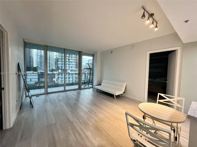 $4,450 | 92 Southwest 3rd Street, Unit 1503, Miami, FL 33130