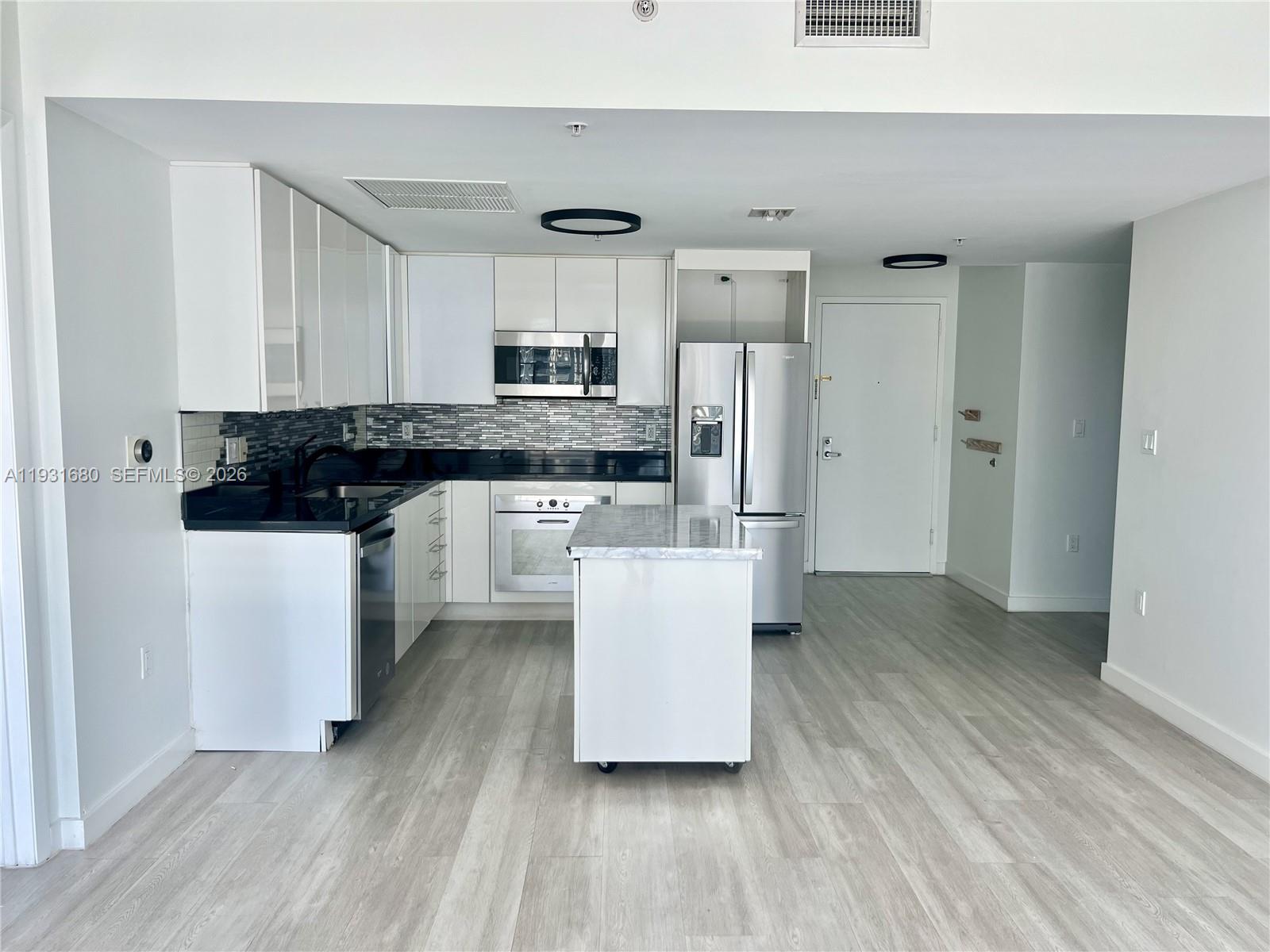 92 Southwest 3rd Street, Unit 1503 Miami, FL 33130 - Photo 10 of 37