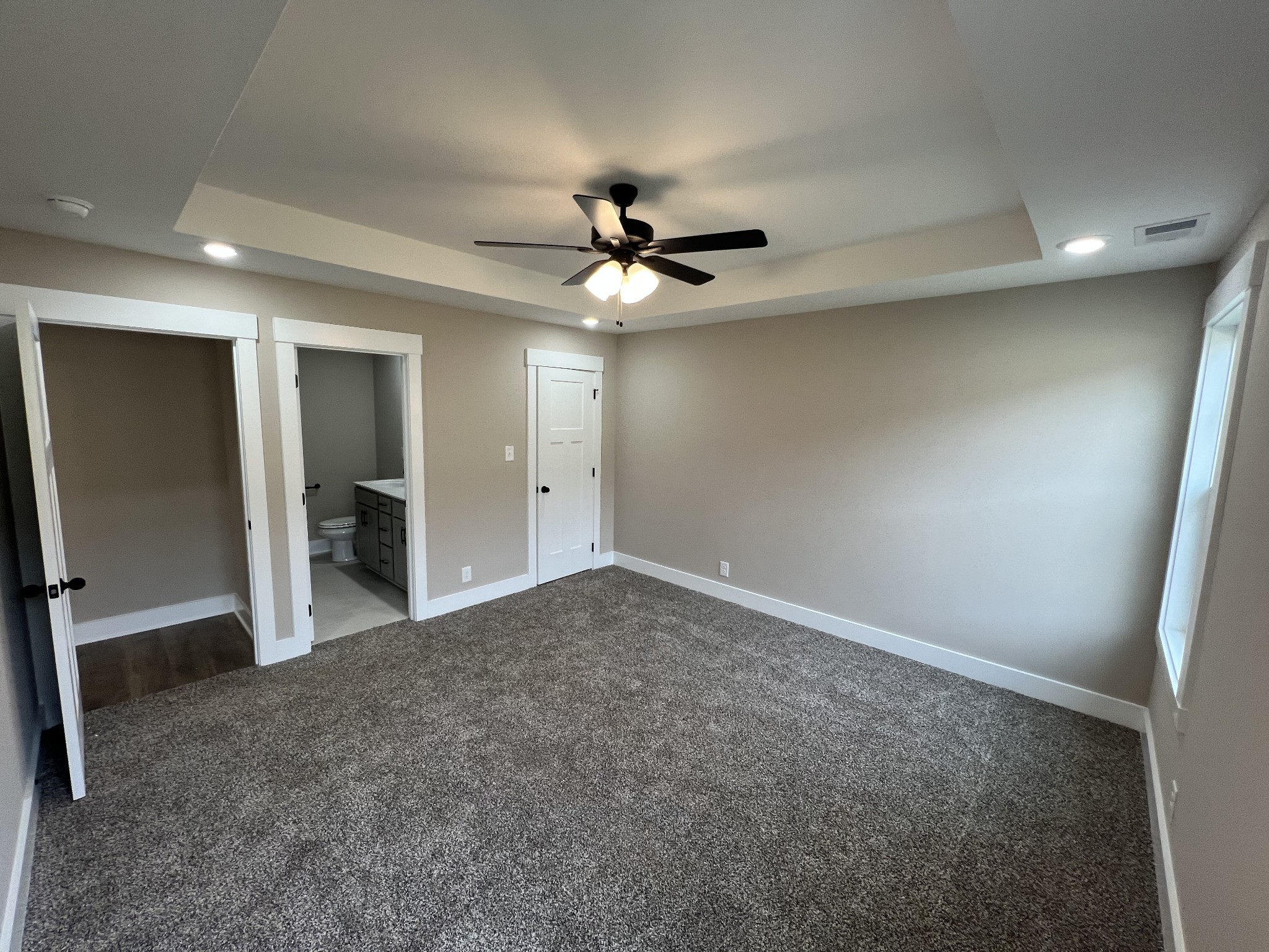 280 Cardinal Crk Drive Clarksville, TN 37040 - Photo 14 of 17 an empty room with fan and entrance