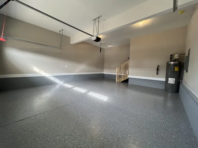 a view of a livingroom with a ceiling fan