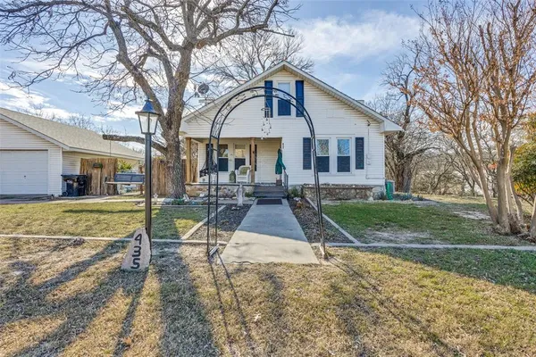$289,900 | 435 Elm Street, Palo Pinto, TX 76484