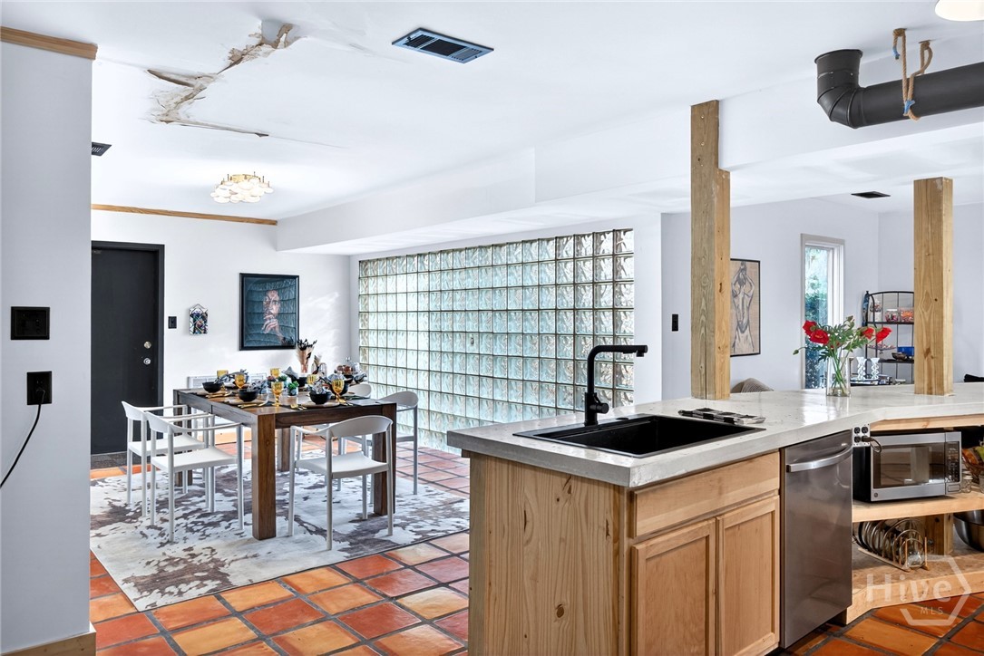 102 Stuart Street Savannah, GA 31405 - Photo 14 of 58