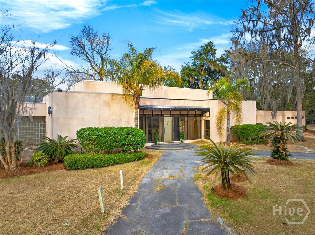 102 Stuart Street Savannah, GA 31405 - Photo 2 of 58