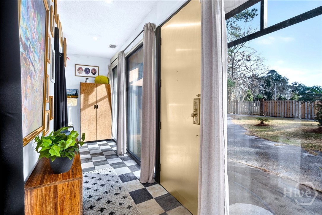 102 Stuart Street Savannah, GA 31405 - Photo 6 of 58