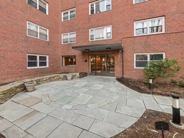 $3,400 | 131 Sewall Avenue, Unit 6, Brookline, MA 02446