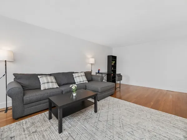 $3,400 | 131 Sewall Avenue, Unit 6, Brookline, MA 02446