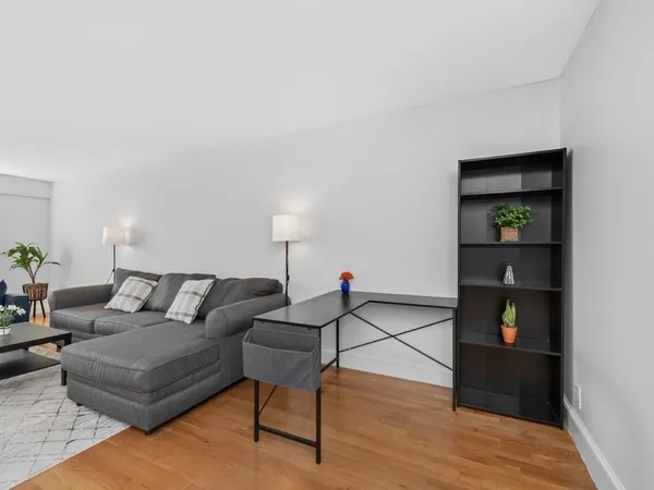 $3,400 | 131 Sewall Avenue, Unit 6, Brookline, MA 02446