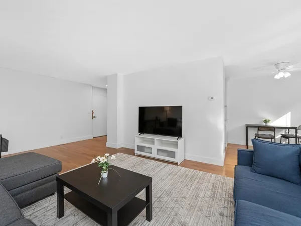 $3,400 | 131 Sewall Avenue, Unit 6, Brookline, MA 02446
