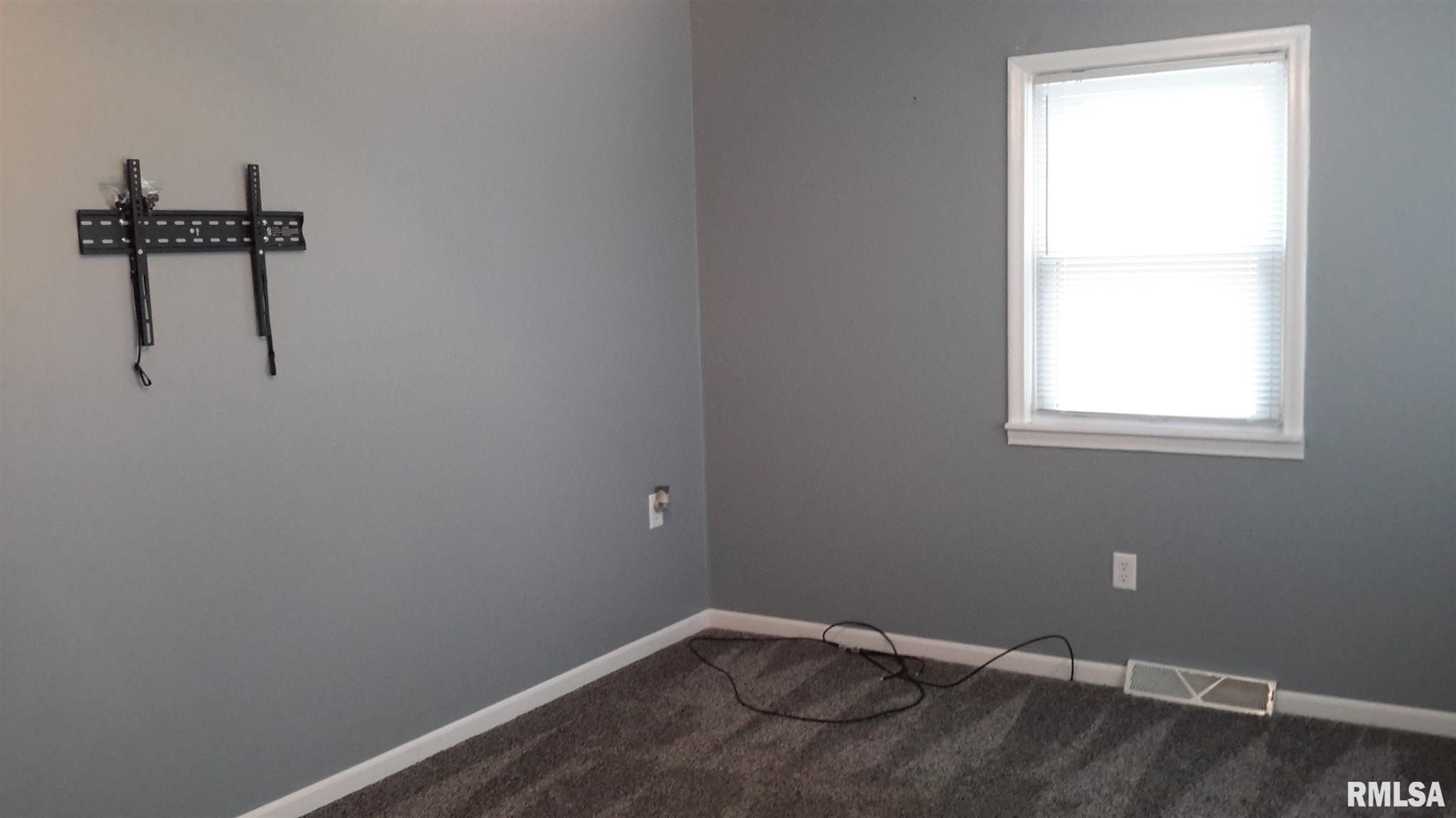 901 3rd Street Colona, IL 61241 - Photo 7 of 12 Gallery Image 7