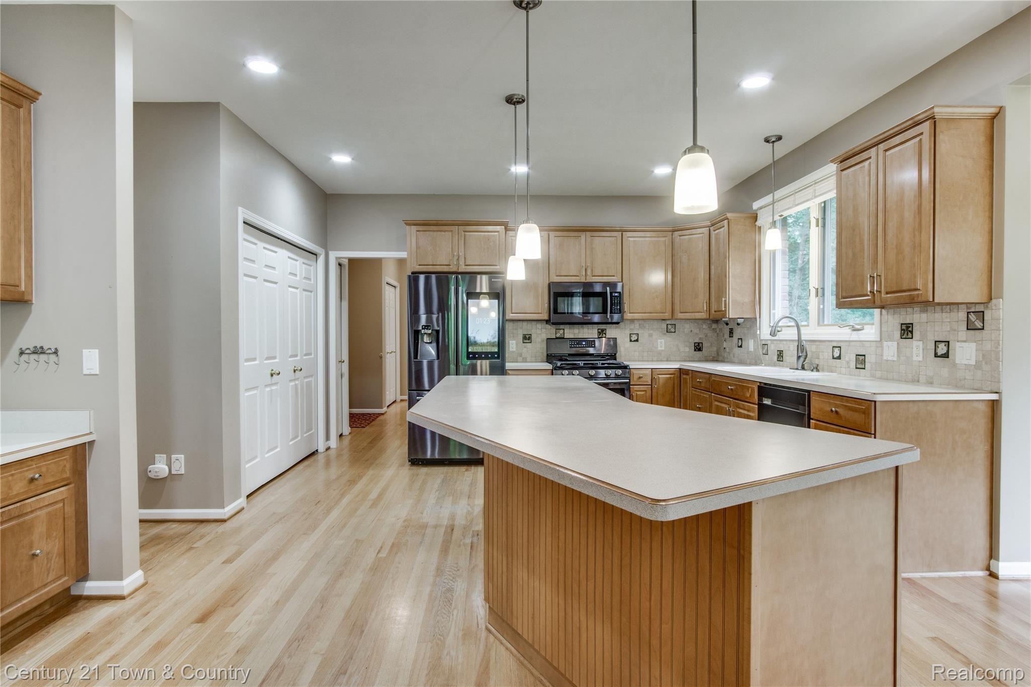 1116 Blue Ridge Drive Clarkston, MI 48348 - Photo 13 of 54 Interiors (13 of 42).jpg