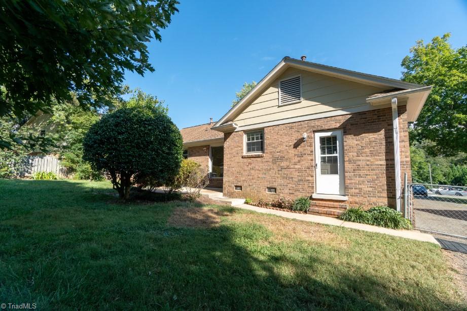 3141 Polo Road Winston-Salem, NC 27106 - Photo 3 of 30 Gallery Image 3