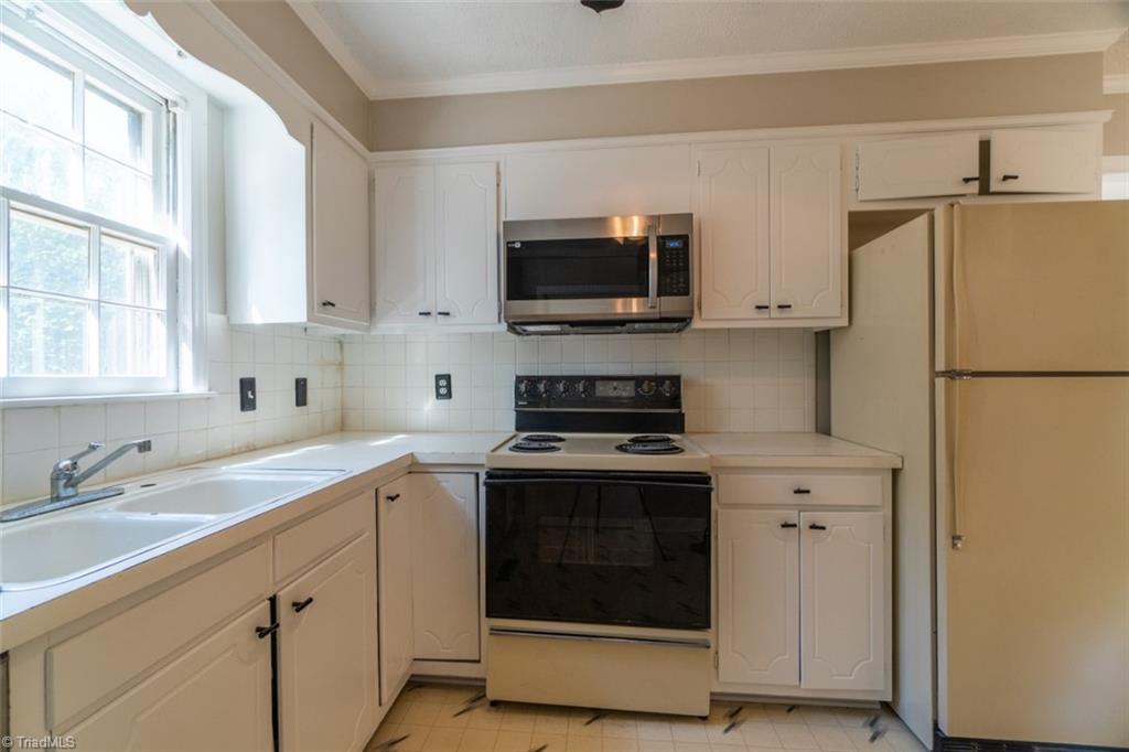 3141 Polo Road Winston-Salem, NC 27106 - Photo 5 of 30 Gallery Image 5