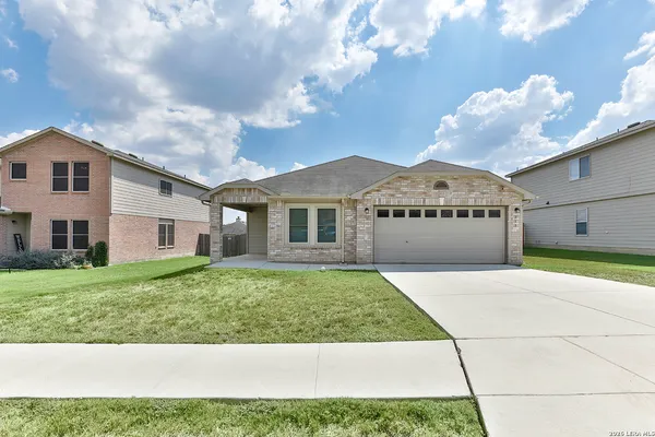 $1,950 | 233 North Willow Way, Cibolo, TX 78108