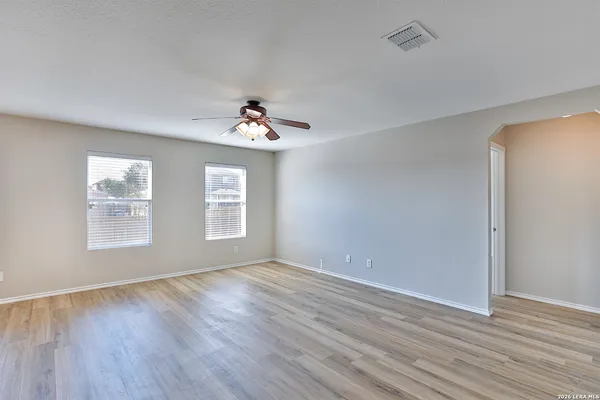 $1,950 | 233 North Willow Way, Cibolo, TX 78108