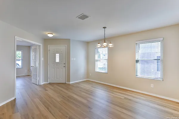 $1,950 | 233 North Willow Way, Cibolo, TX 78108