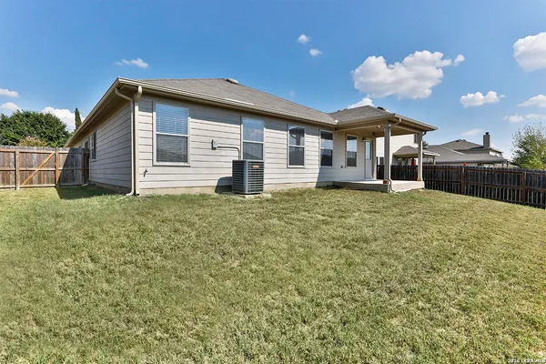 $1,950 | 233 North Willow Way, Cibolo, TX 78108