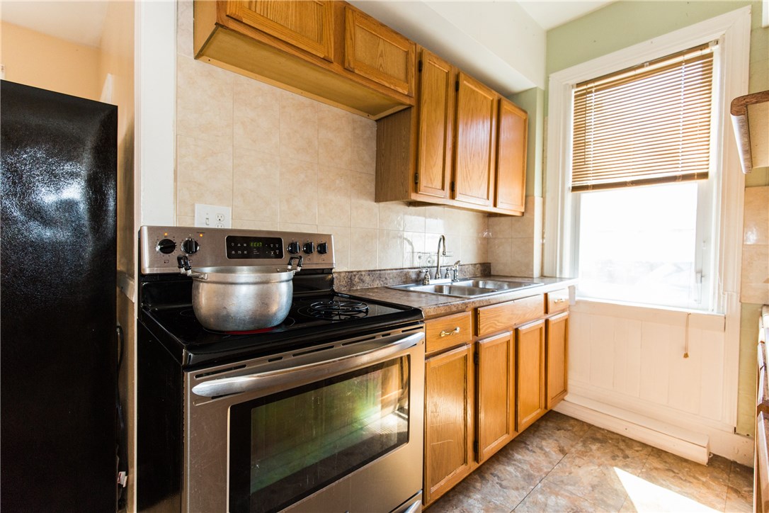 316 Orms Street Providence, RI 02908 - Photo 6 of 40