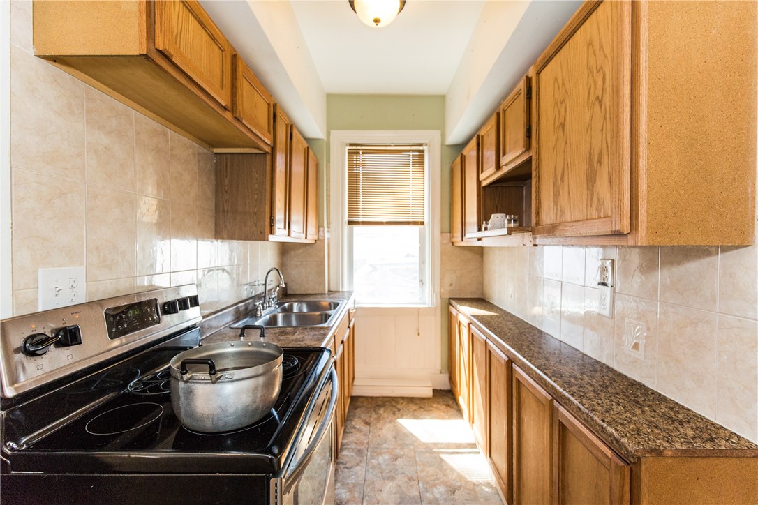 316 Orms Street Providence, RI 02908 - Photo 7 of 40