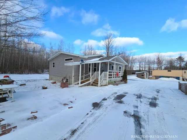 $310,000 | 2815 East Monroe Street, White Cloud, MI 49349