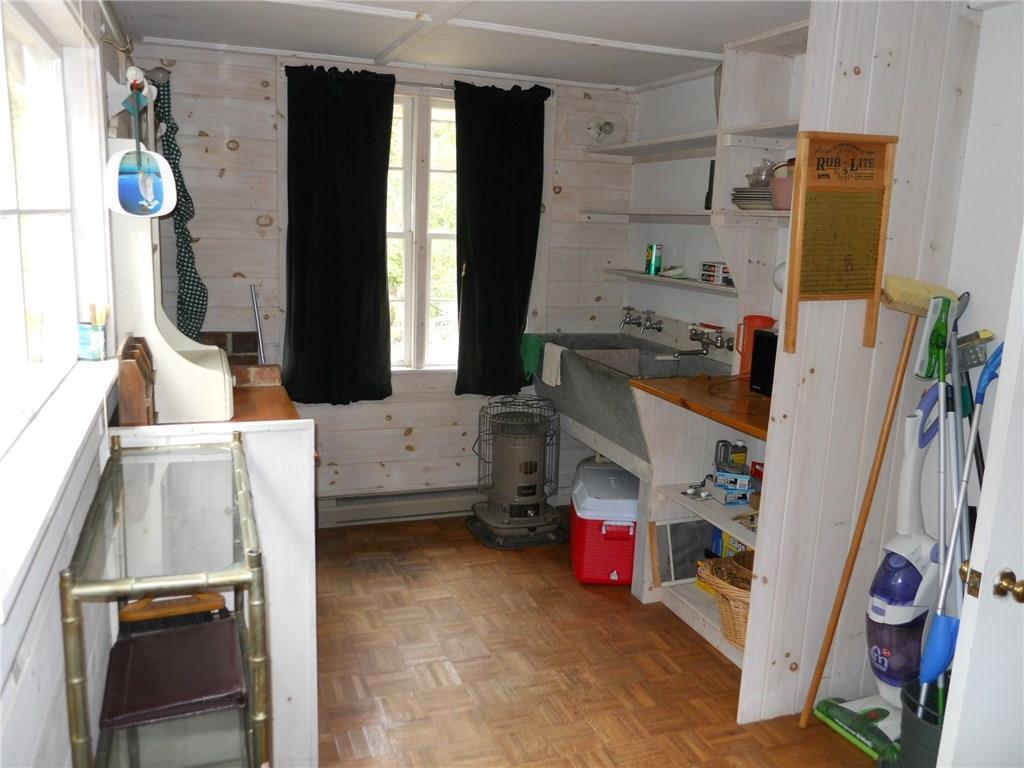 424 Pendleton Point Road Islesboro, ME 04848 - Photo 23 of 26 Apartment kitchen